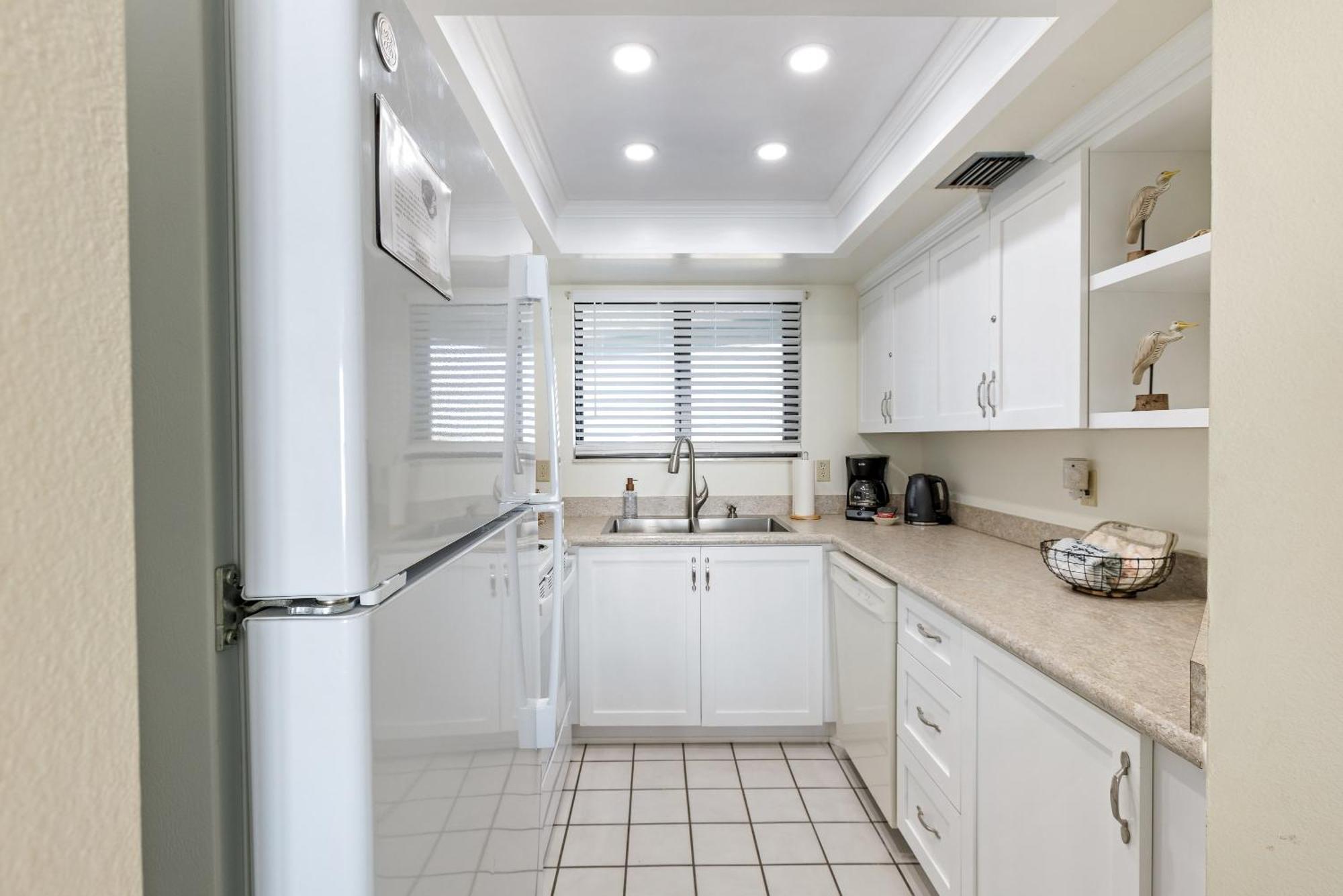 Ocean View With A Beachfront Pool At Ocean Trillium Condo ~ 403 Нью-Смирна-Бич Экстерьер фото